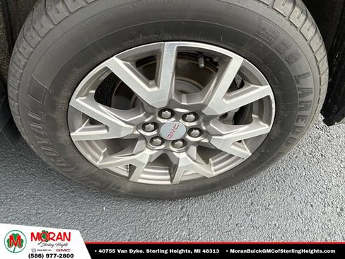 Used 2021 GMC Acadia SLT w/ Preferred Package FWD image 7