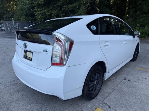 Used 2013 Toyota Prius Three FWD image 9