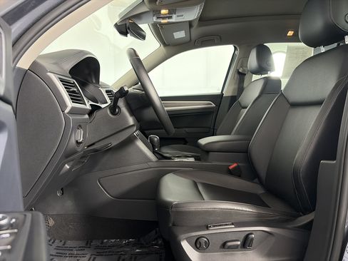 Used 2018 Volkswagen Atlas SEL FWD image 4