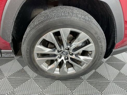 Used 2019 Toyota RAV4 XLE Premium w/ Cold Weather Package image 15