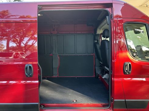 New 2026 RAM ProMaster 2500 w/ Premium Convenience Group image 25