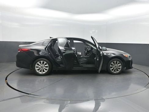 Used 2018 Kia Optima S FWD image 34