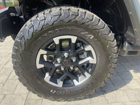 Used 2026 Jeep Wrangler Unlimited Rubicon AWD/4WD image 28