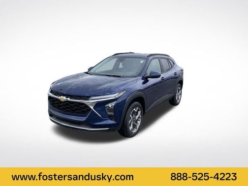 Used 2024 Chevrolet Trax LT w/ Driver Confidence Package image 1