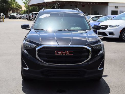 Used 2019 GMC Terrain SLE w/ Driver Convenience Package FWD image 4