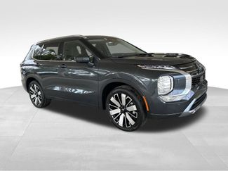 New 2026 Mitsubishi Outlander SEL video 2