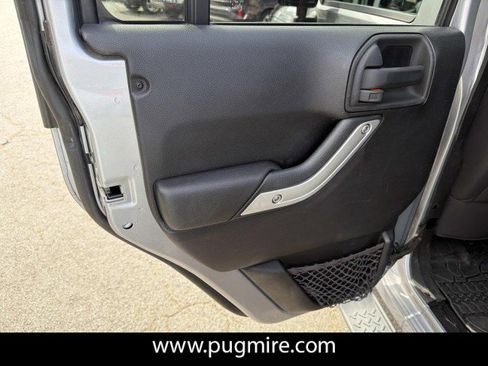 Used 2013 Jeep Wrangler Unlimited Sahara w/ Connectivity Group AWD/4WD image 21
