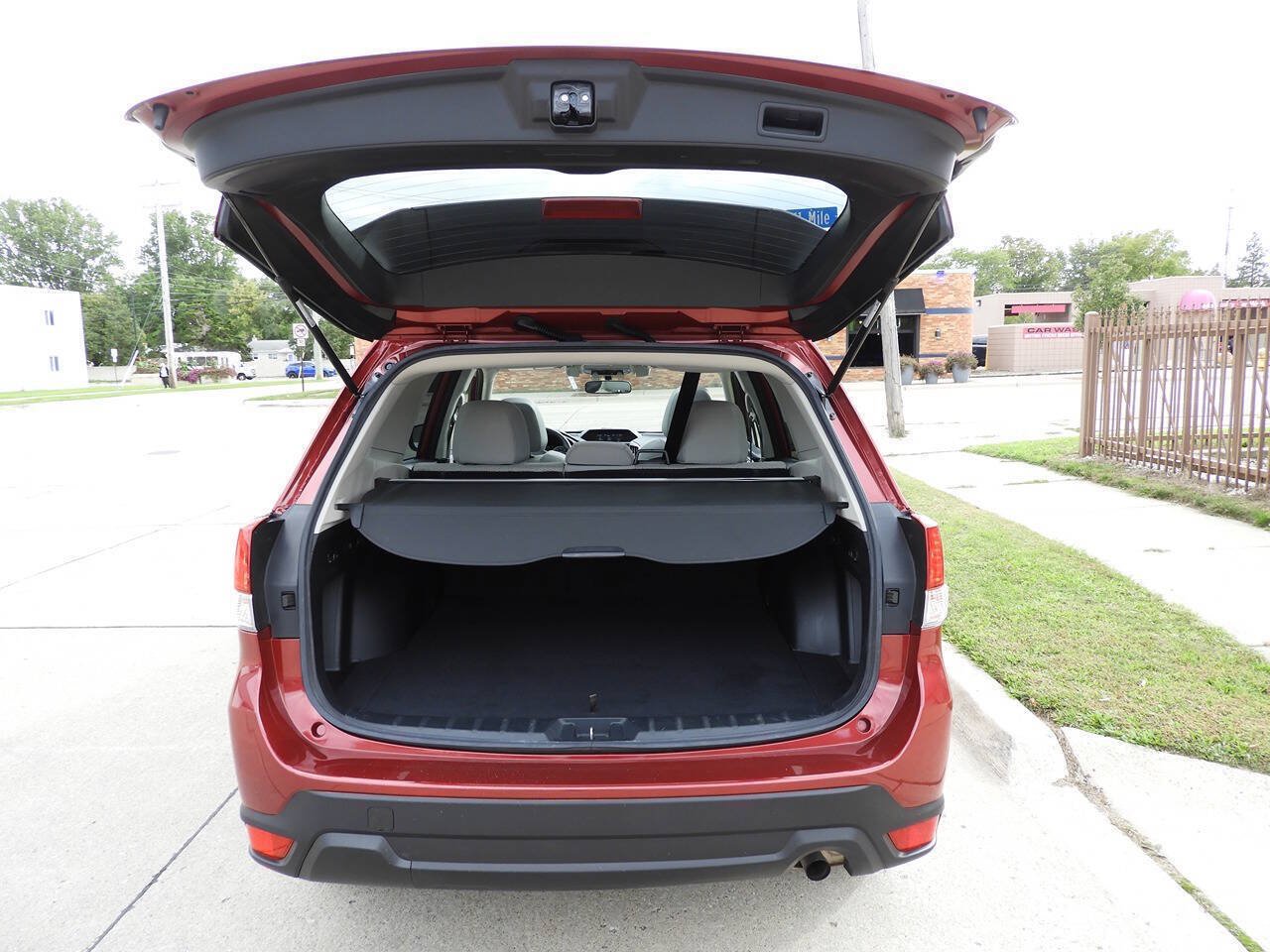 Used 2019 Subaru Forester Premium AWD/4WD image 28