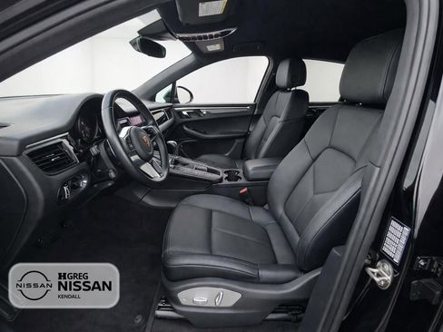 Used 2018 Porsche Macan AWD/4WD image 7