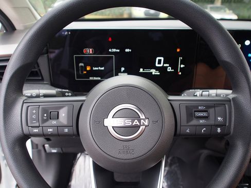 Used 2026 Nissan Kicks SV image 19