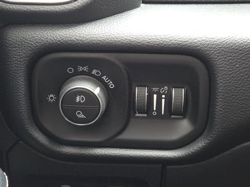 Used 2020 RAM 1500 Laramie image 25