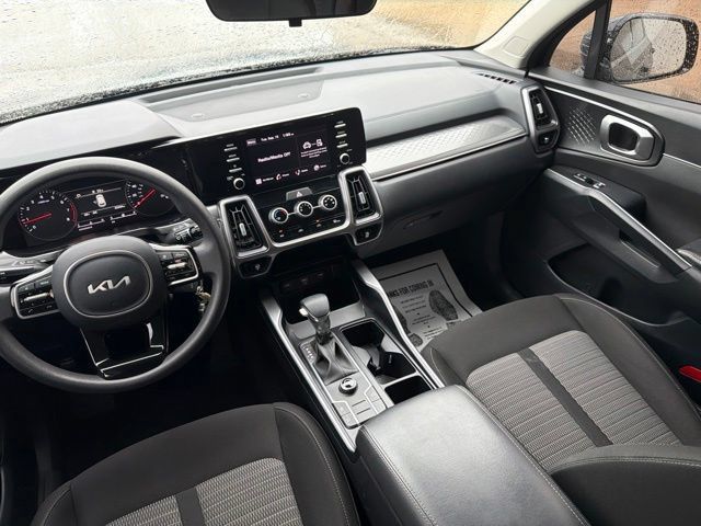 Used 2023 Kia Sorento LX FWD image 20