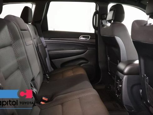 Used 2020 Jeep Grand Cherokee Laredo w/ Security & Convenience Group AWD/4WD image 27