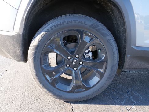 New 2026 Chevrolet Equinox LT w/ Convenience Package II image 11