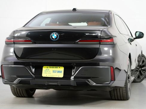 Used 2023 BMW i7 xDrive60 image 5