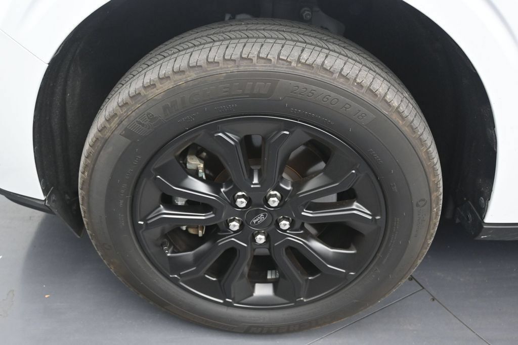 Used 2024 Ford Maverick Lariat w/ Black Appearance Package FWD image 9