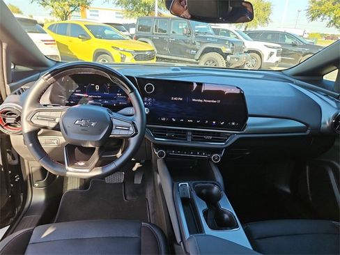 Used 2024 Chevrolet Equinox EV RS image 20