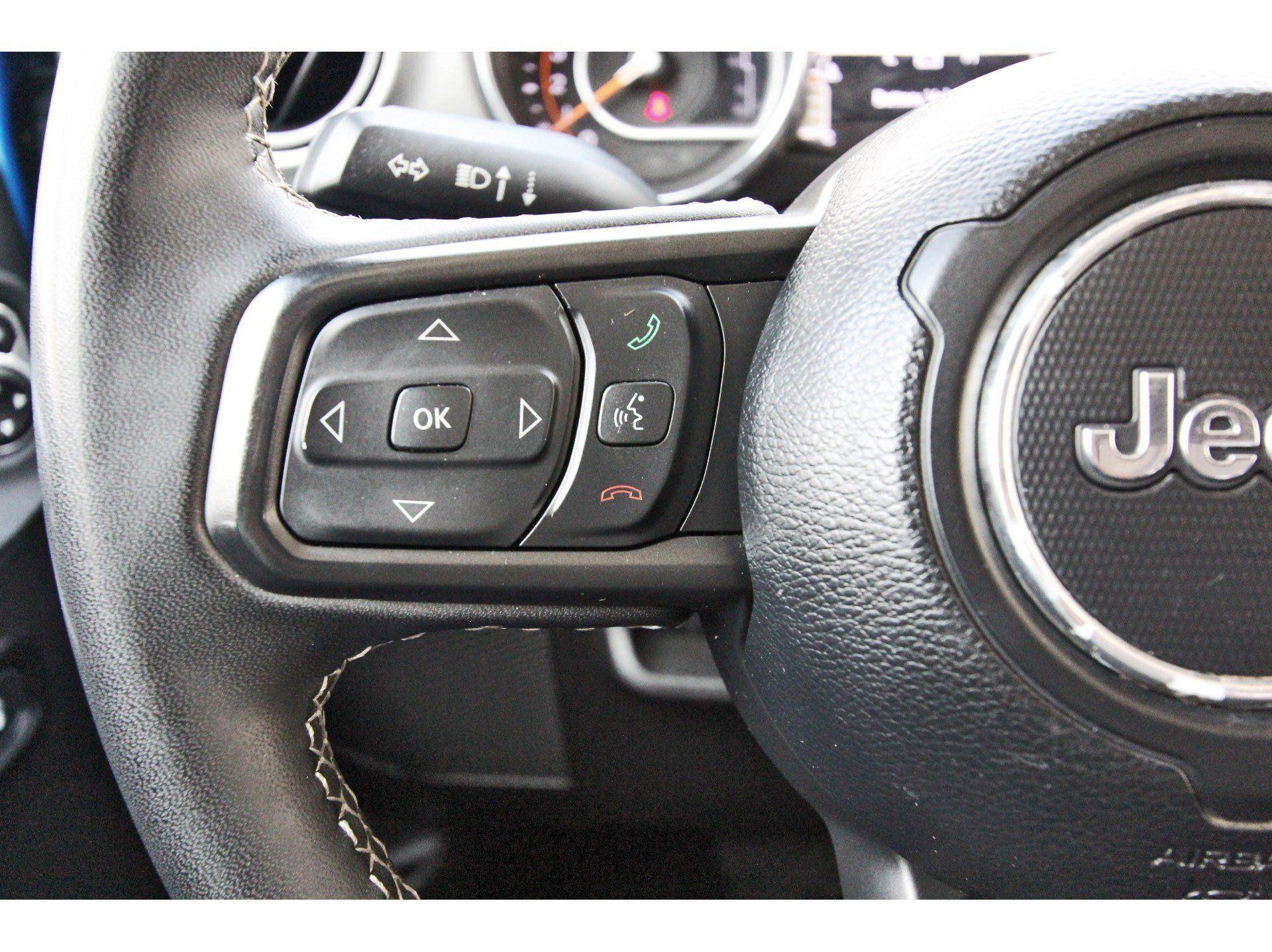 Used 2023 Jeep Gladiator Sport AWD/4WD image 19