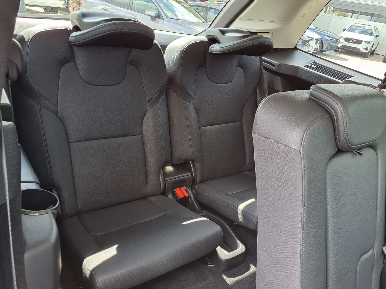 Certified 2024 Volvo XC90 B6 Plus w/ Protection Package Premier AWD/4WD image 18