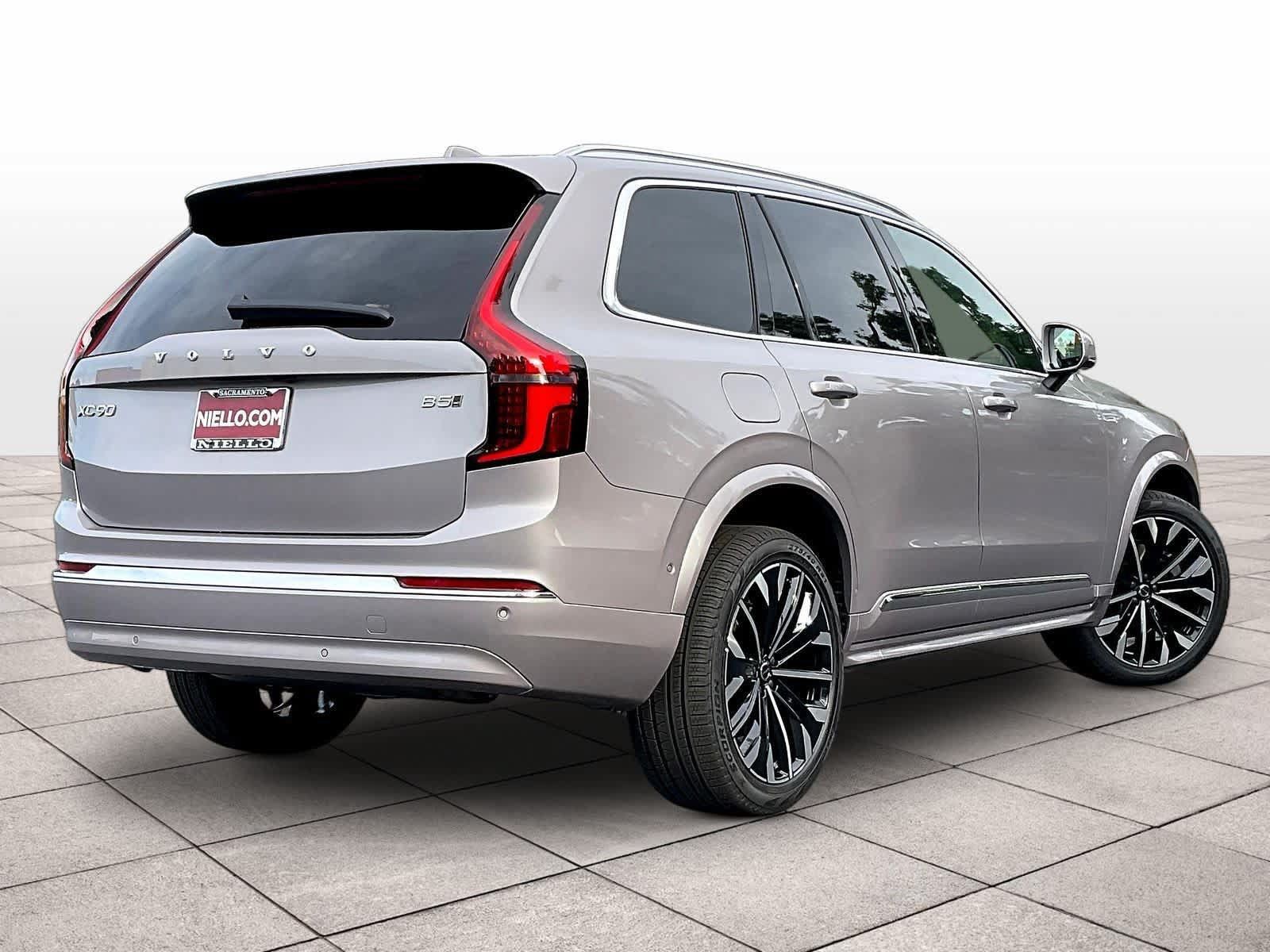 New 2026 Volvo XC90 B5 Plus w/ Protection Package AWD/4WD image 4