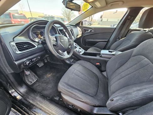 Used 2016 Chrysler 200 Limited w/ Convenience Group image 17