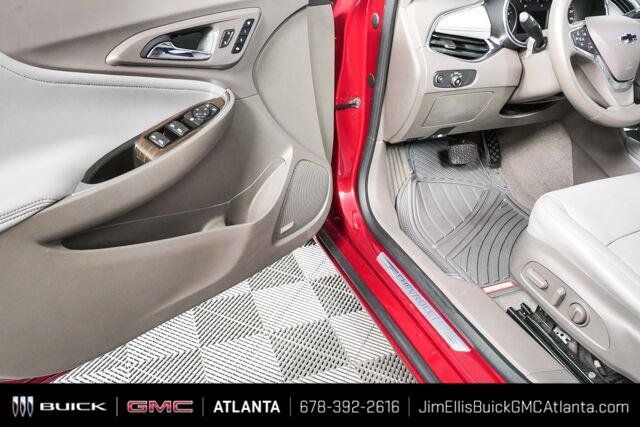 Certified 2018 Chevrolet Malibu Premier w/ Premier Sun and Wheel Package FWD image 8