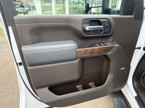 Used 2020 GMC Sierra 2500 Denali w/ Technology Package image 10