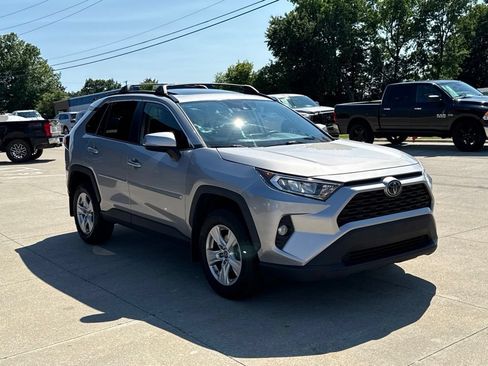 Used 2019 Toyota RAV4 XLE w/ Convenience Package AWD/4WD image 18