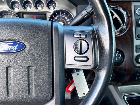Used 2012 Ford F350 Lariat image 25