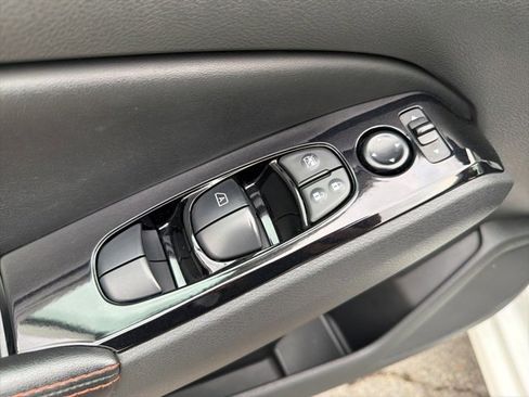 Used 2024 Nissan Altima 2.5 SR image 11