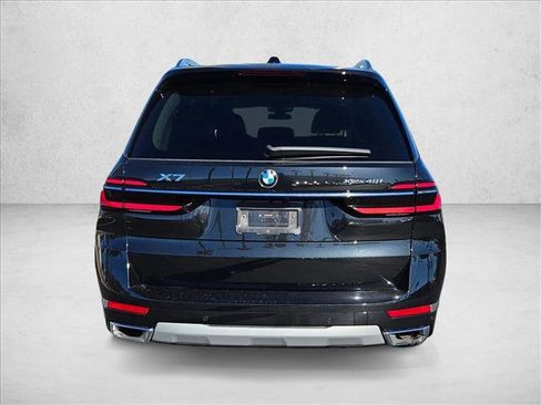 Used 2026 BMW X7 xDrive40i w/ Premium Package image 7