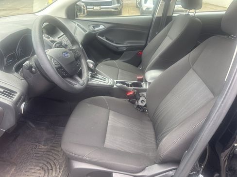 Used 2017 Ford Focus SE FWD image 11
