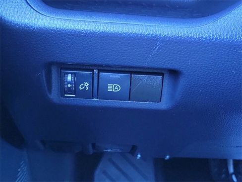 Used 2019 Toyota RAV4 LE image 18