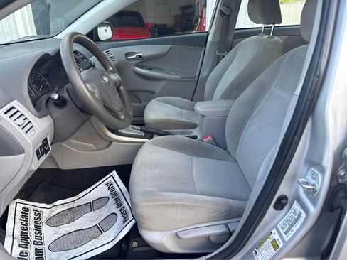 Used 2010 Toyota Corolla S image 9