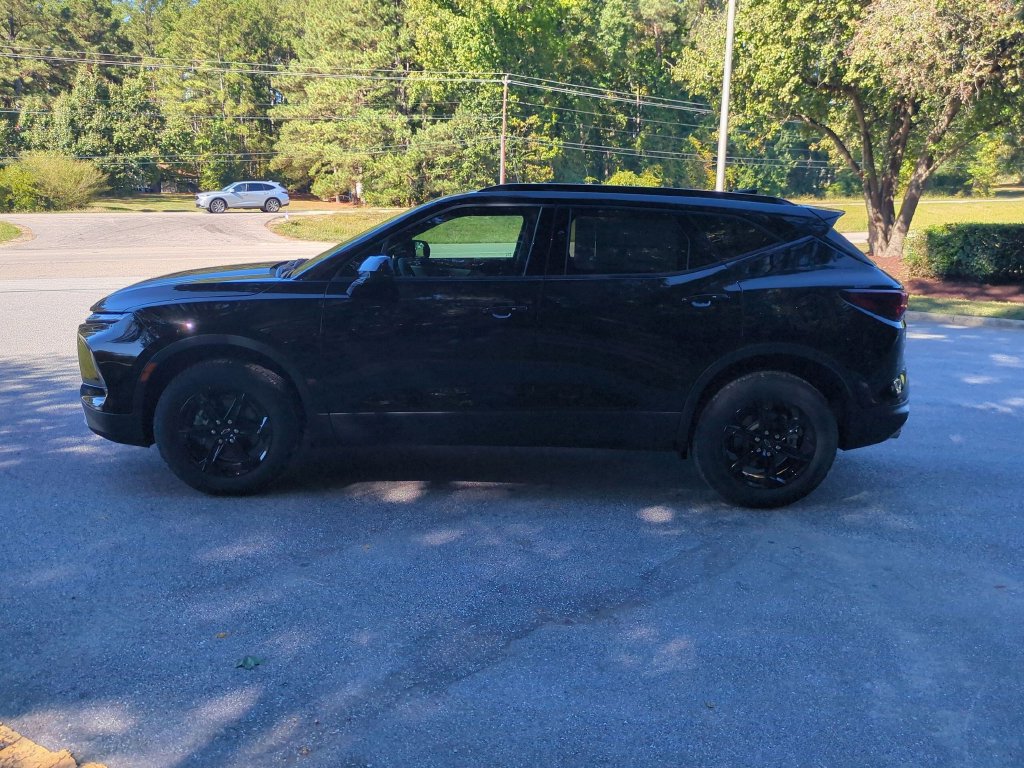 New 2026 Chevrolet Blazer LT w/ Midnight/Sport Edition FWD image 8