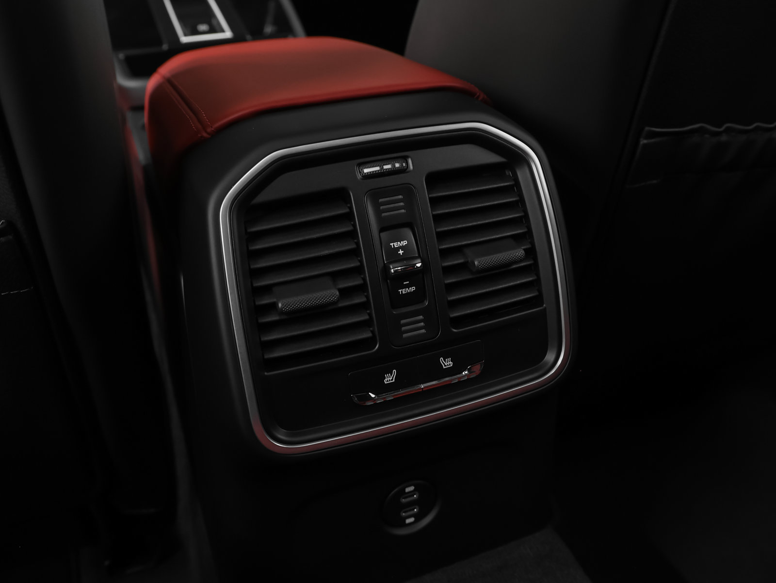 Certified 2026 Porsche Macan AWD/4WD image 42