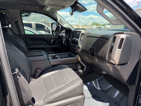 Used 2018 GMC Sierra 2500 Denali w/ Duramax Plus Package AWD/4WD image 28