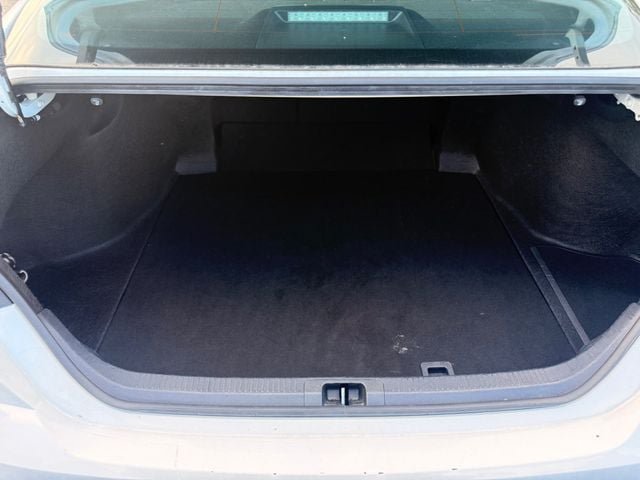 Used 2025 Toyota Camry SE FWD image 16