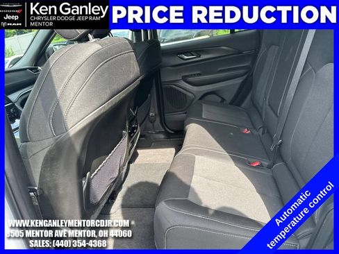 Certified 2025 Jeep Grand Cherokee Laredo AWD/4WD image 23