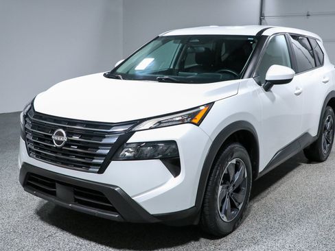 Used 2024 Nissan Rogue SV FWD image 31