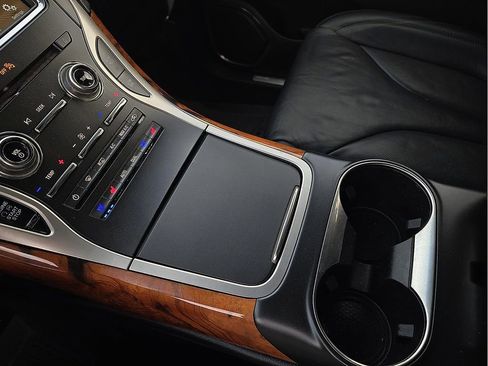 Used 2018 Lincoln MKX Reserve w/ Lincoln MKX Climate Package image 20