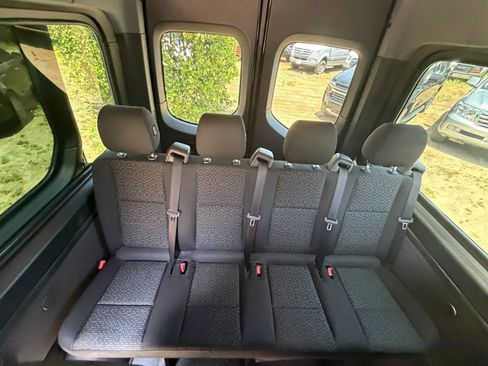 Used 2019 Mercedes-Benz Sprinter 2500 image 17