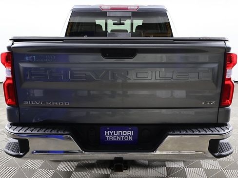 Used 2020 Chevrolet Silverado 1500 LTZ w/ LTZ Convenience Package image 13