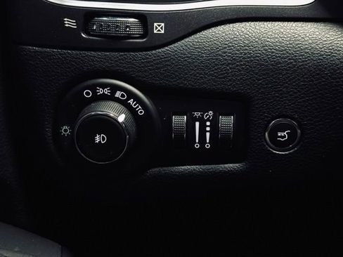 Certified 2022 Jeep Cherokee Trailhawk w/ Comfort/Convenience Group image 30