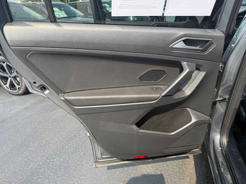 Used 2019 Volkswagen Tiguan SEL AWD/4WD image 17