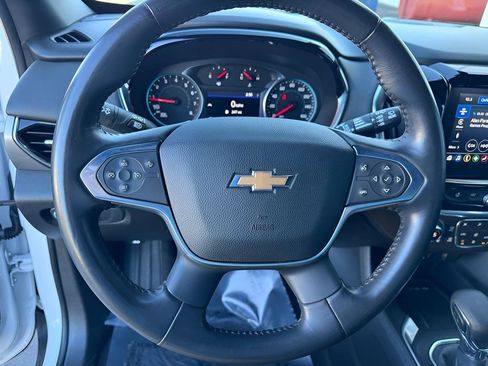 Used 2022 Chevrolet Traverse LT image 14