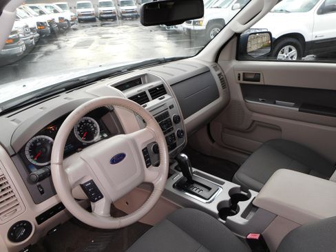 Used 2009 Ford Escape 4WD Hybrid image 16