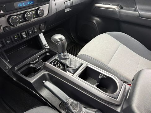 Certified 2021 Toyota Tacoma TRD Sport w/ Technology Package AWD/4WD image 29