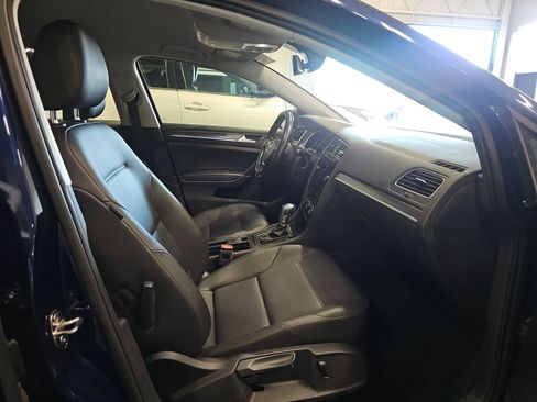 Used 2017 Volkswagen e-Golf SEL Premium image 7