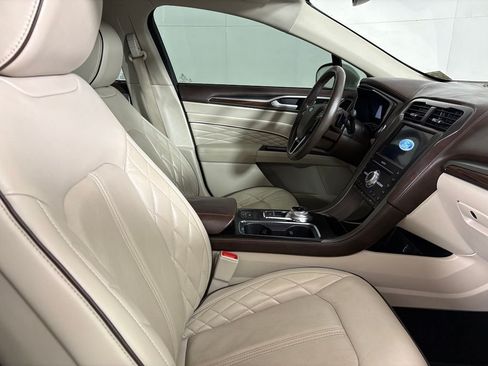 Used 2017 Ford Fusion Platinum AWD/4WD image 14